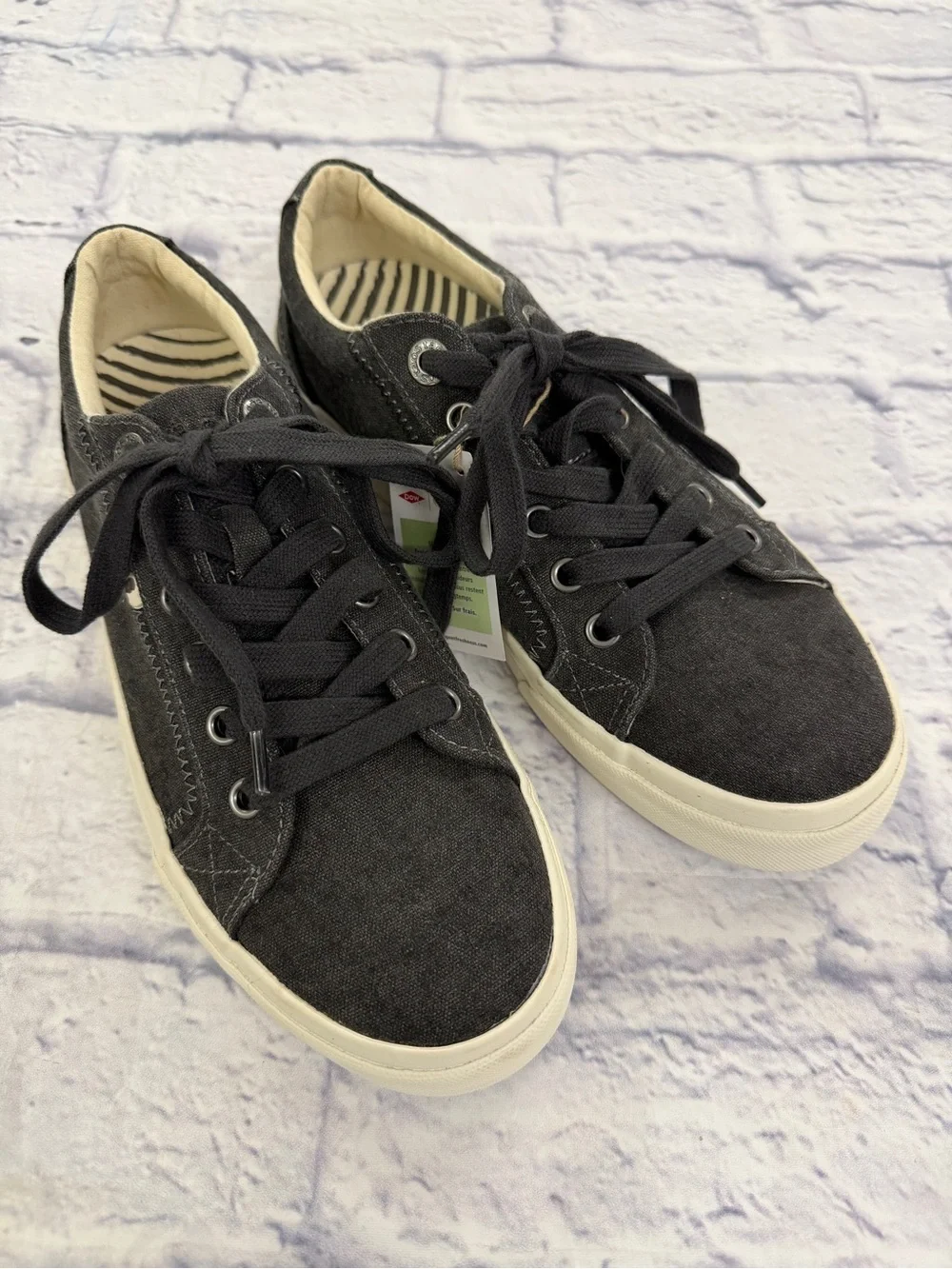 Taos Plim ladies sz 7.5 charcoal gray unworn